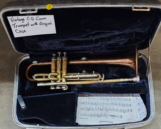 VINTAGE TRUMPET IN CASE