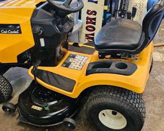 CUB CADET RIDING MOWER