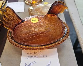 VINTAGE HEN ON NEST