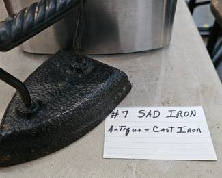 CAST IRON SMOOTHING IRON