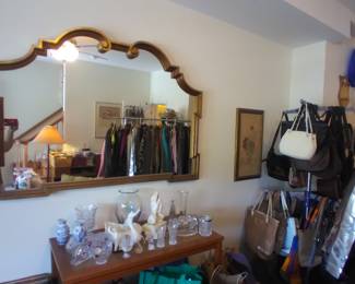 wall mirror/mirror top table