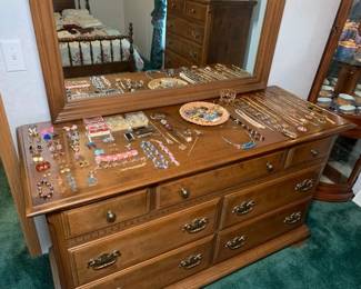 Jewelry - Necklaces, Bracelets, Earrings, Broches