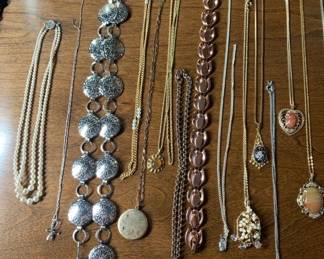 Jewelry - Necklaces, Bracelets, Earrings, Broches