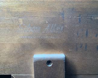 Ethan Allen American Traditional - Classic Manor - Queen Size Bed Frame