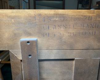 Ethan Allen American Traditional - Classic Manor - Queen Size Bed Frame