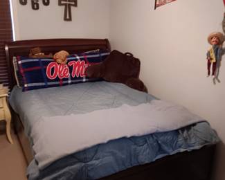 Full Sized Sleigh Bed