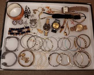 Costume jewelry 