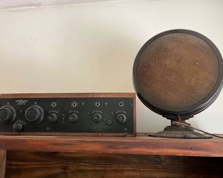 ANTIQUE RADIO
