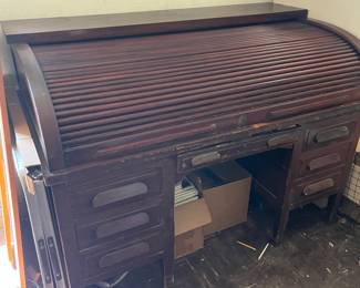 ANTIQUE ROLL TOP DESK