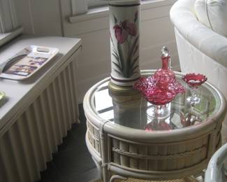 Round rattan end table with glass top, floral table lamp