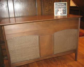 60's GE stereo cabinet (looks great, not working)