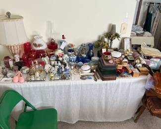 Wide variety of knick-knacks and decorative or collectible items