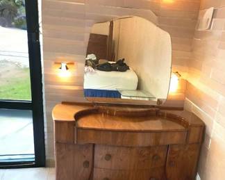 Art Deco Dresser With Mirror