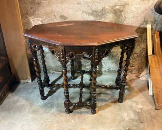 American 1920s English Tudor Designed Table 