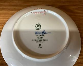 Christmas Rose and Cat