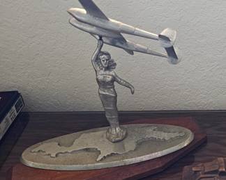 Pair od art deco sculptures