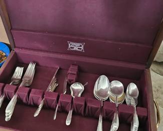 Plated flatware