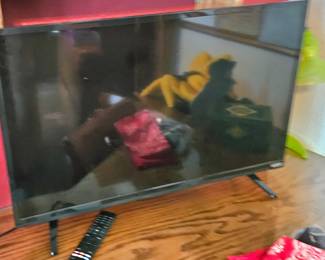 Several Flatscreens in different sizes