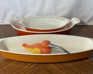 Le Creuset Orange Casserole Dishes * Sizes 20 * 28 * 31 * Groovy Orange Bird Design Peeler
