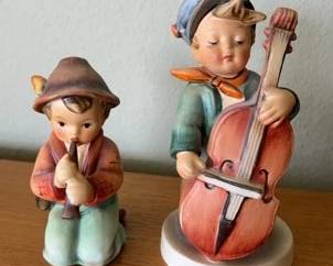 Hummel Figurines Goebel W. Germany 3.75” #214 * 5.25” #186 Bee Mark
