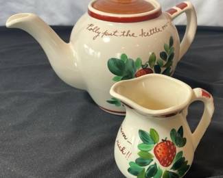 Vintage USA Made Teapot * Creamer
