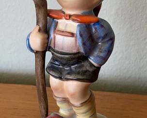 Hummel 6” Figurine Goebel Germany #16/1 Bee Mark * LITTLE HIKER
