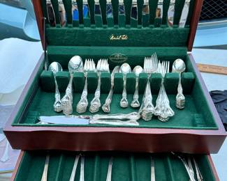 Silverplate Marshall Field's Reed and Barton Rathmore 90 Piece Flatware Set $85.00