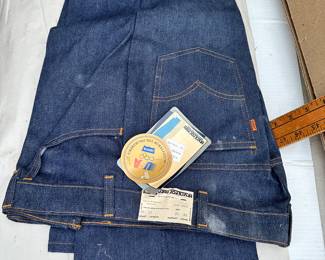 Levi 36 X32  new with tags $18.00