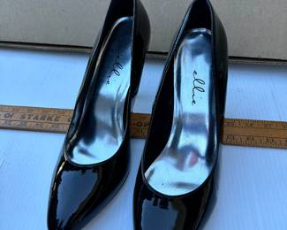 Size 13 Pumps $20.00