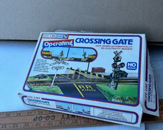 Life Like Crossing Gate $6.00