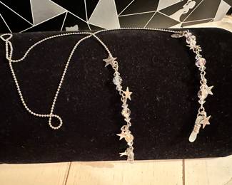 Kirks Folly Eyeglasses Chian $10.00