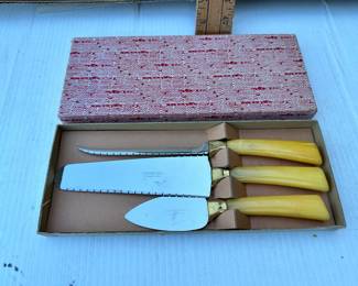 Frontier Forge Serving Set $10.00