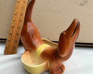 Dog Dresser Vallet $8.00