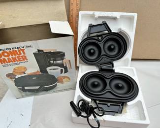 Hamilton Beach Donut Maker $6.00