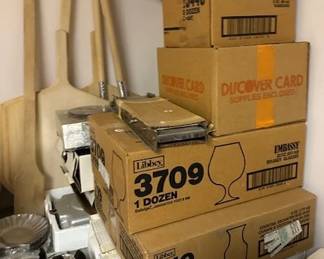 Bulk glassware, wooden pizza peals, 