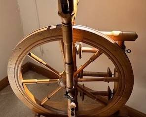 Antique spinning wheel