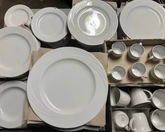 Large selection of restaurant plates, bowls, cups and saucers