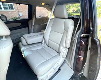 Removable Seats (one seat is in the garage that needs to be put back) 