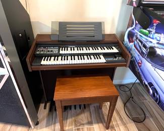 Viscount Electric Organ 