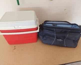 Rubbermaid Cooler and Insulated bag