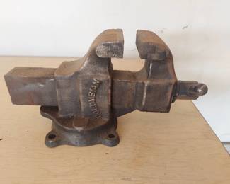 Columbian bench vise