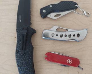 pocket knives
