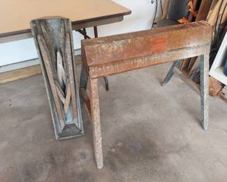 2 Folding Sawhorses