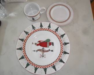 Sakura "Magic of Santa" Dishes, 12 Dinner,12 Lunch, 12 Mugs, 12 butter