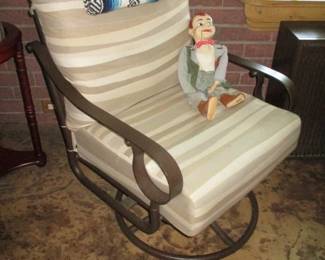 Swivel Rocker