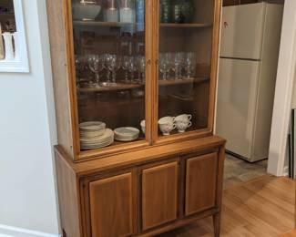 Broyill Forward 70 MCM Hutch