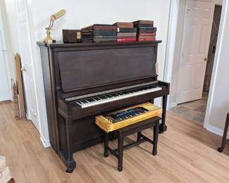 Story & Clark Piano