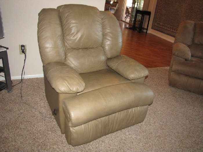 Leather recliner with messager.