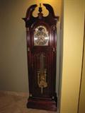 Howard Miller cable driven, triple chime, Kieninger movement, nightime chime shut-offs. Works perfectly.