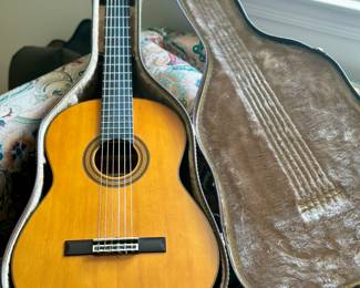 Yamaha G-231 Guitar and case